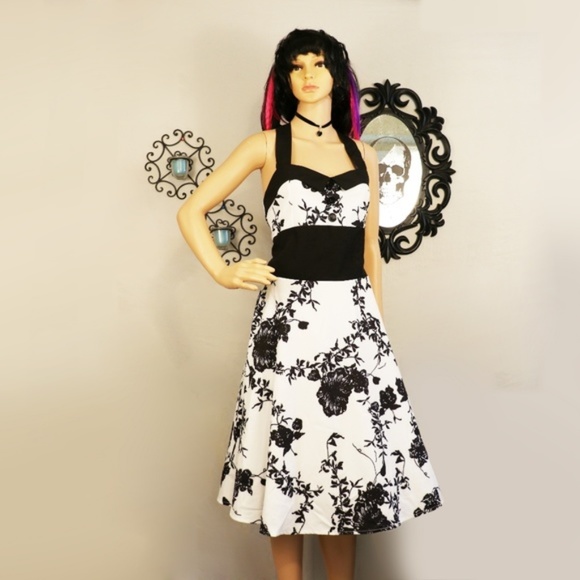White and Black Flower Halter Top Dress - Picture 4 of 5